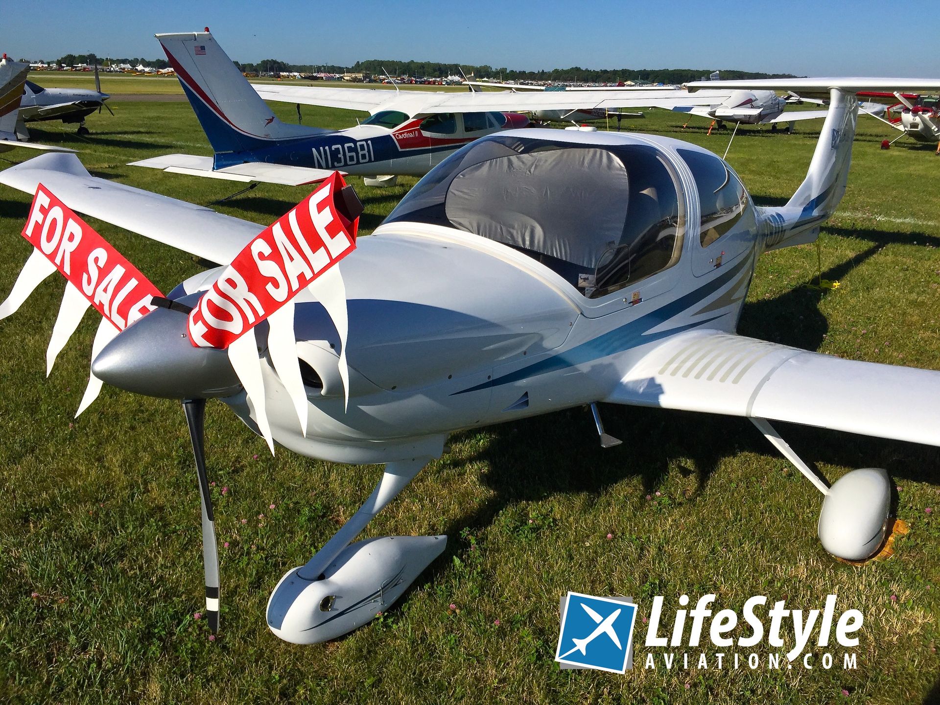 DA40 for sale at OshKosh 2016